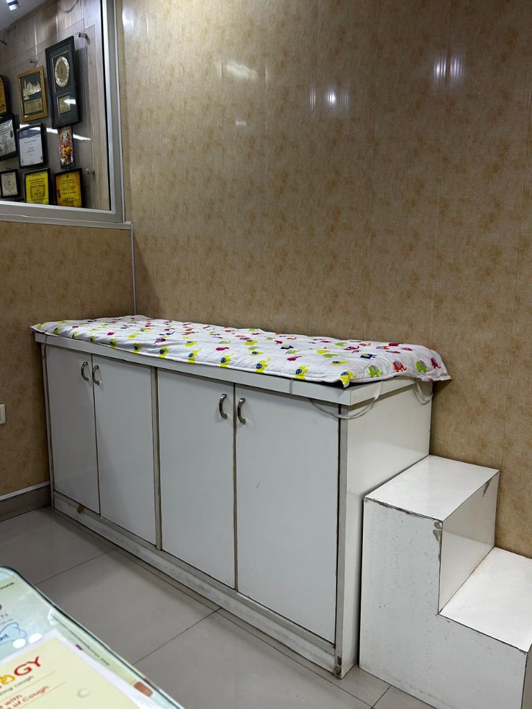Clinic examination table